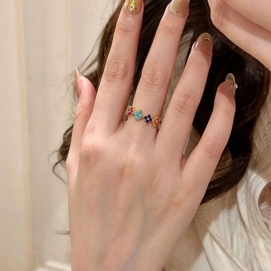 夏日多巴胺锆石戒指女轻奢高级感彩虹四叶草指环精致百搭潮流手饰